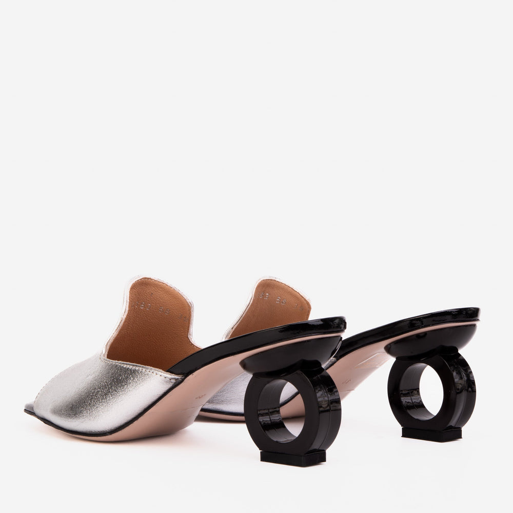 The Tory Silver Leather Sandal - Vinci Leather