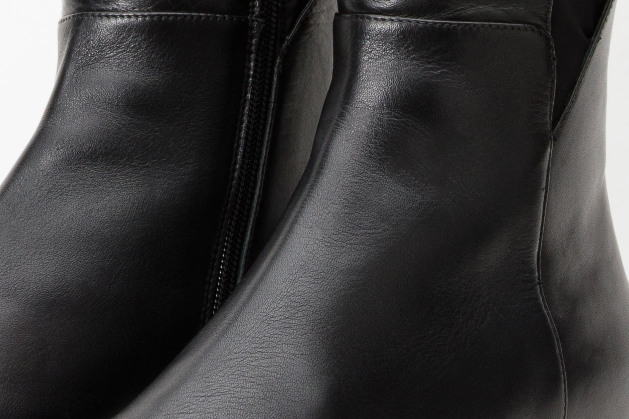 The Fairoks Black Leather Pointy Toe Knee High Boot - Vinci Leather