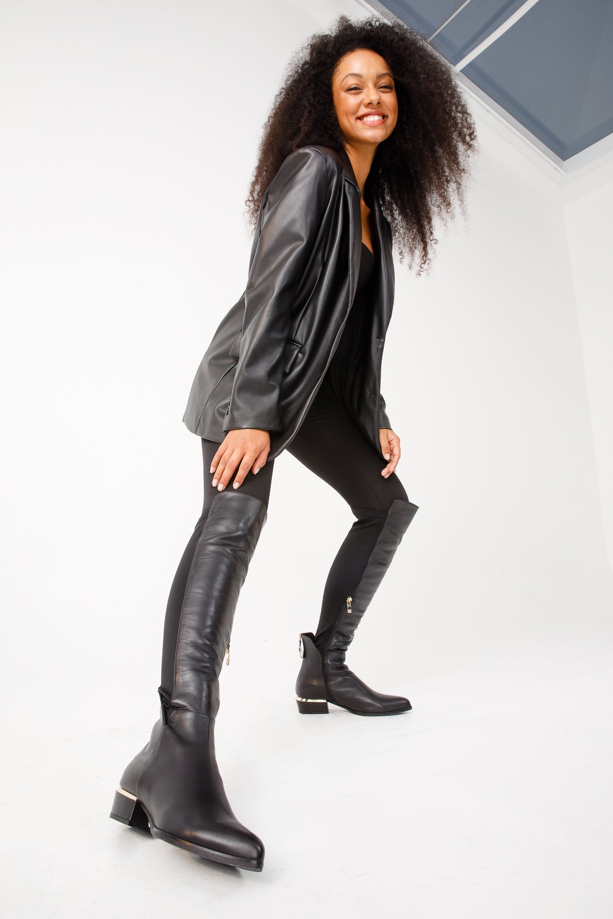 The Fairoks Black Leather Pointy Toe Knee High Boot - Vinci Leather