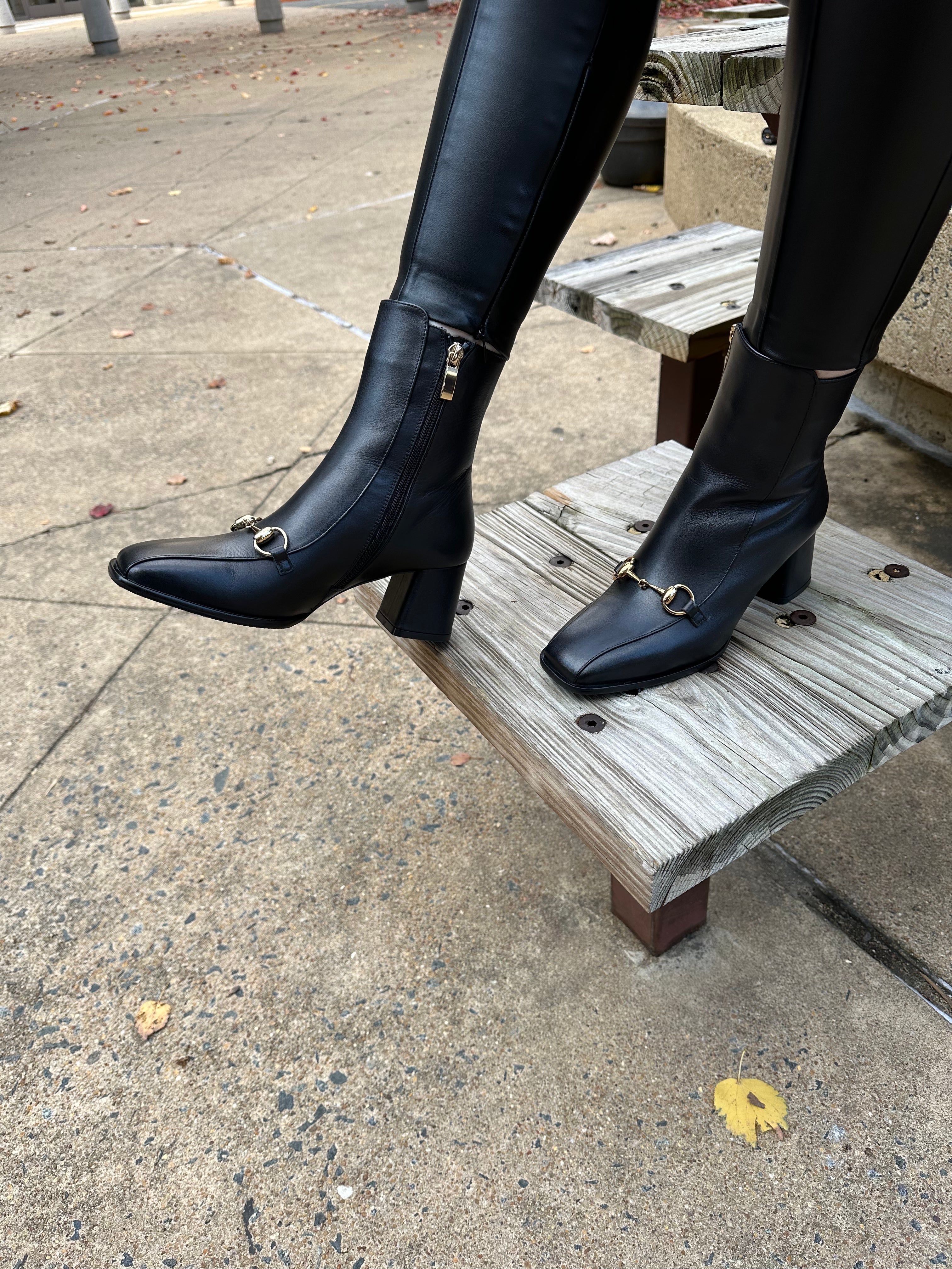 The Bukres Black Leather Block Heel Boot - Vinci Leather