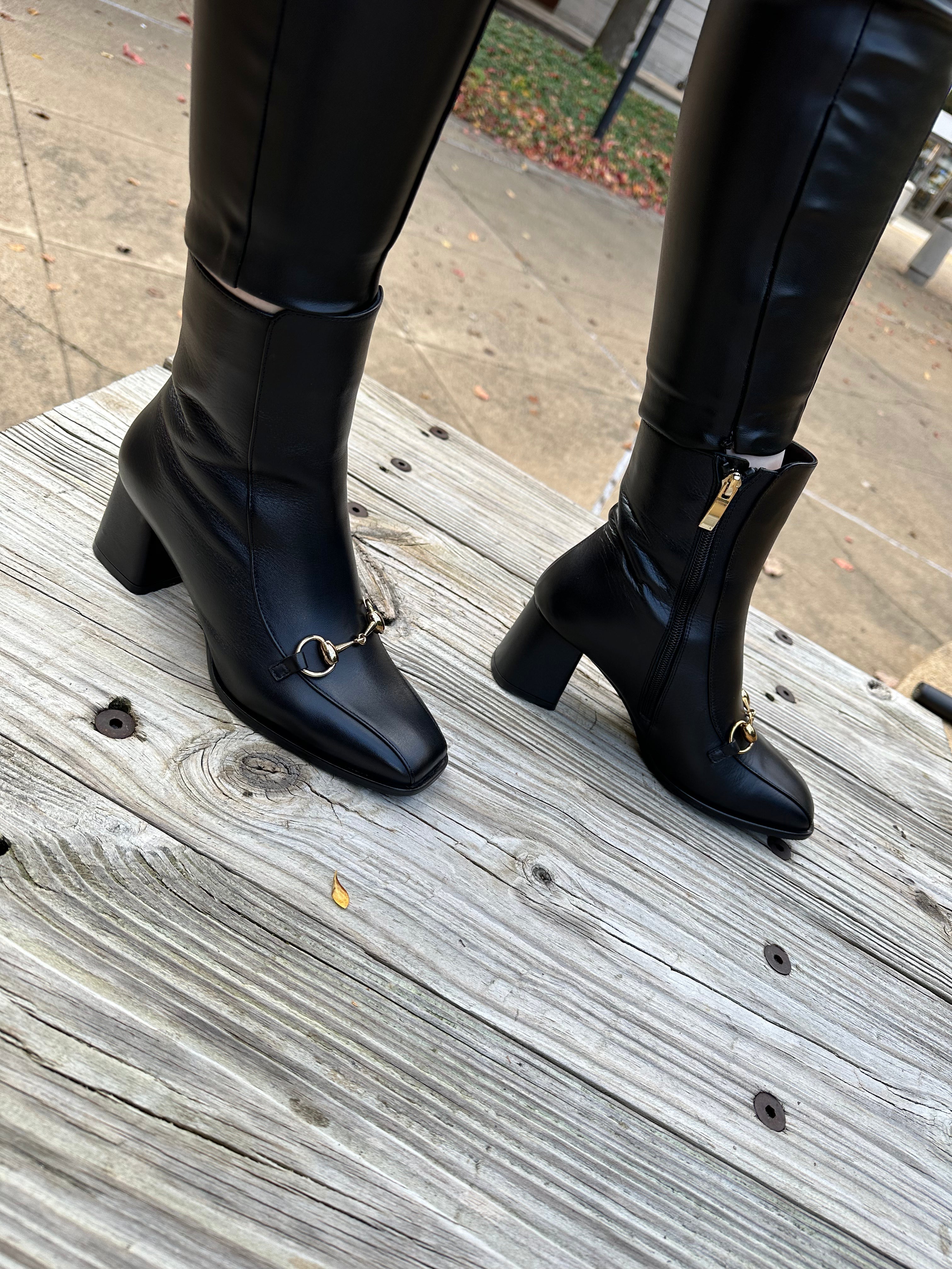 The Bukres Black Leather Block Heel Boot - Vinci Leather