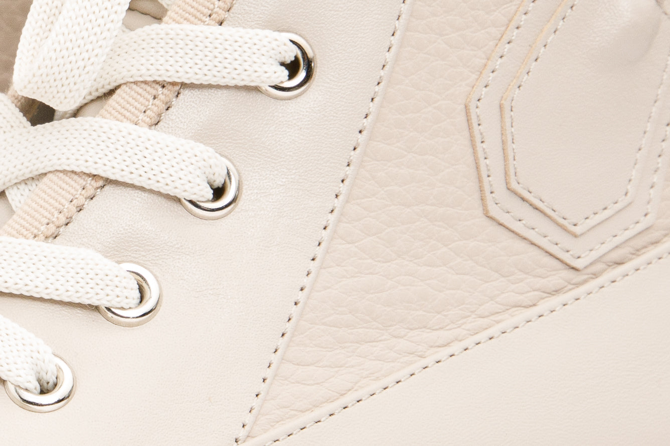 The Arata Cream Leather Lace-Up Ankle Boot With a Side Zipper - Vinci Leather