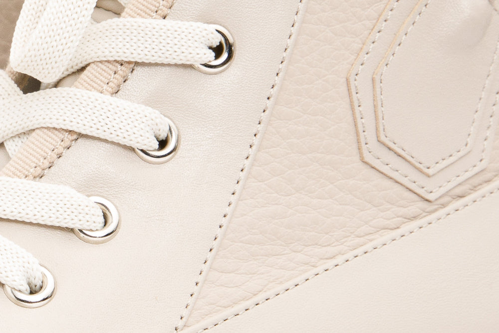 The Arata Cream Leather Lace-Up Ankle Boot With a Side Zipper - Vinci Leather