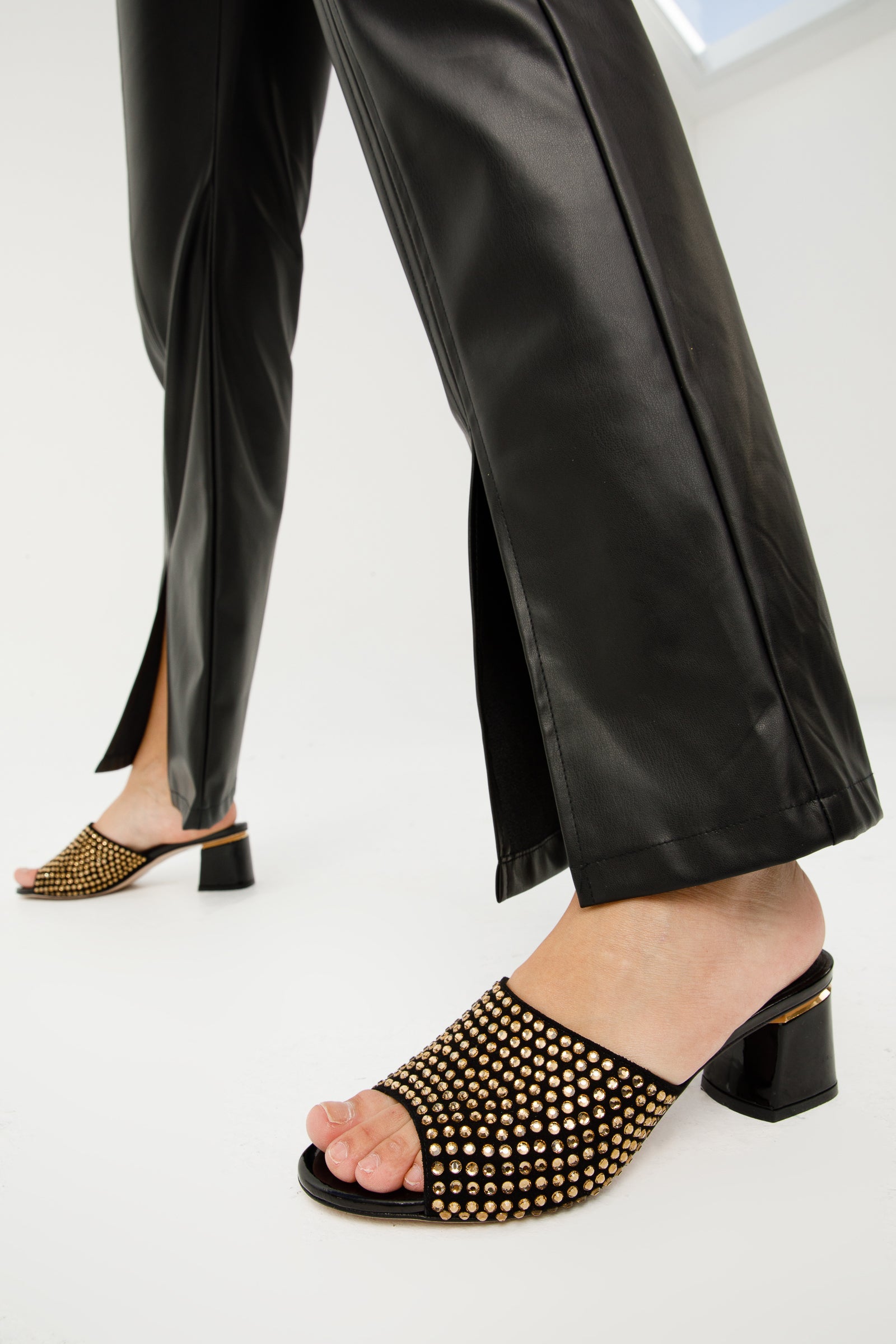 The Ailano Gold Glitter Leather Sandal - Vinci Leather