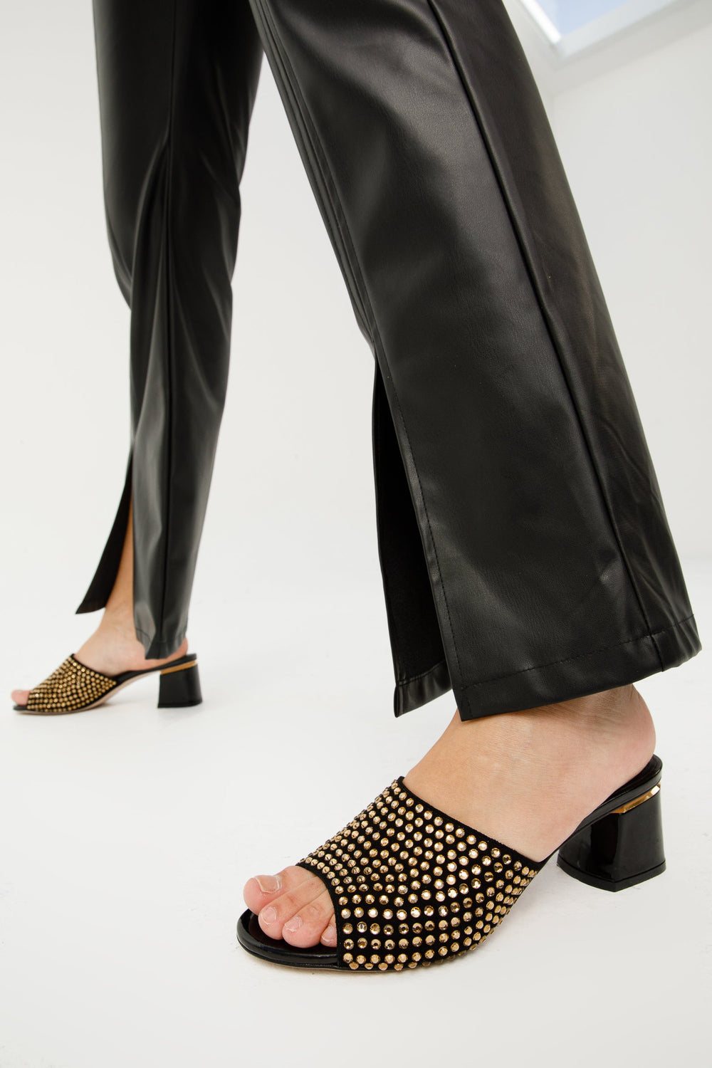 The Ailano Gold Glitter Leather Sandal - Vinci Leather