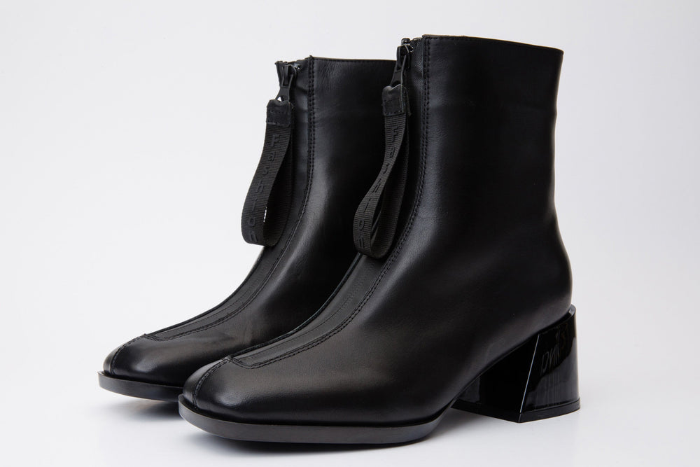 The Tackle Black Leather Block Heel Boot - Vinci Leather