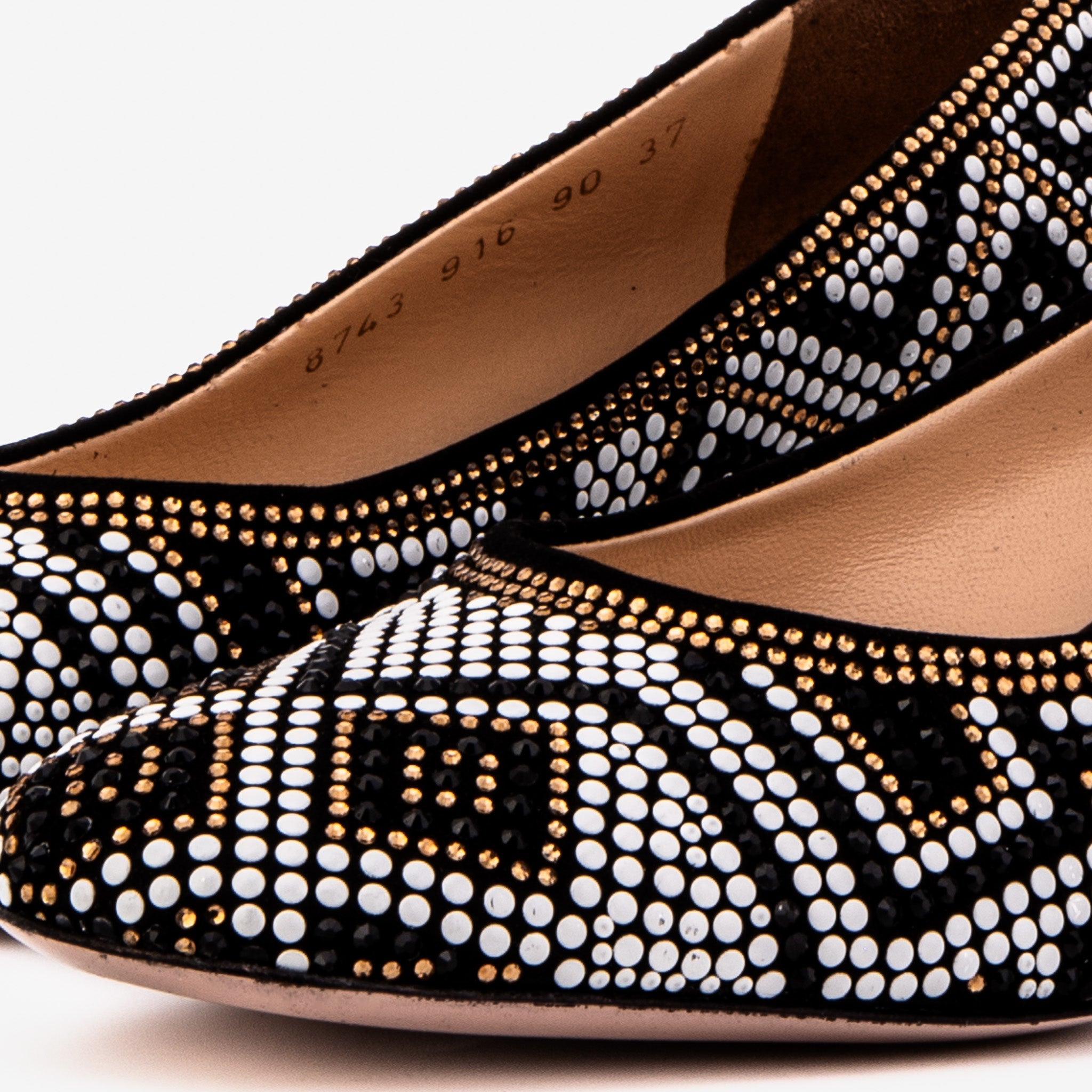 Nampula Crystal-Embellished Black Leather Pump - Vinci Leather