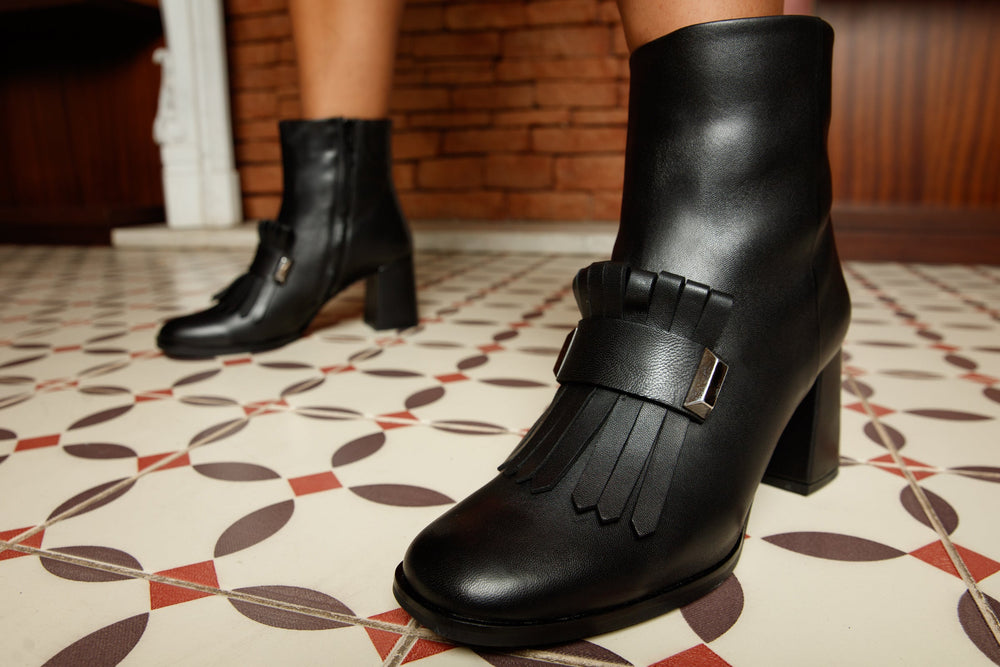 The Luksor Black Leather Block Heel Boot - Vinci Leather