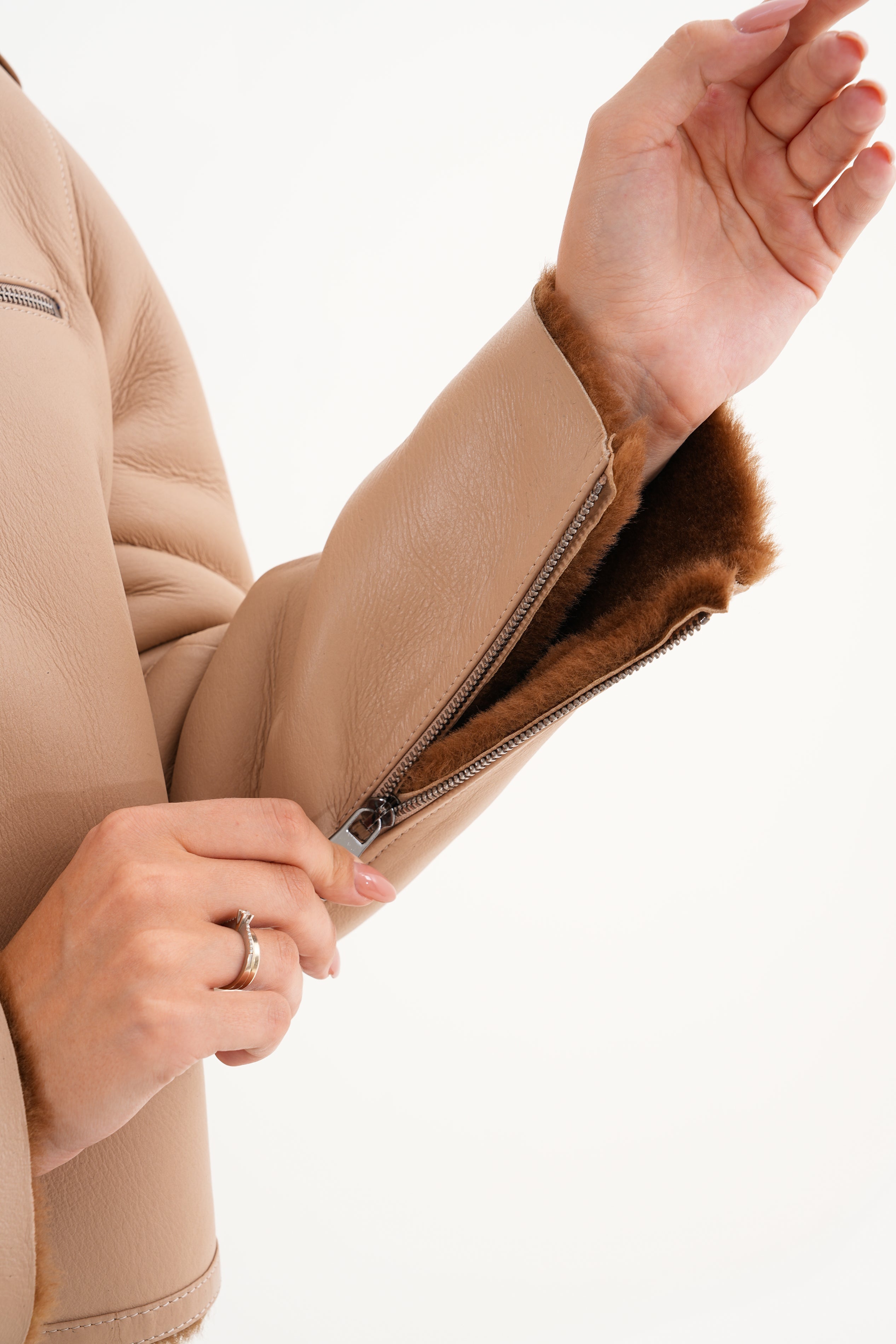 The Lucerne Tan Shearling-Lined Leather Jacket - Vinci Leather