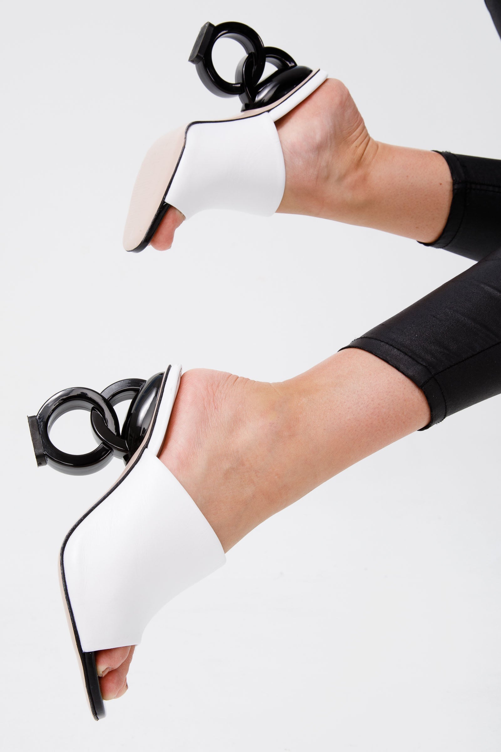 The Cymmer White Leather Sandal - Vinci Leather