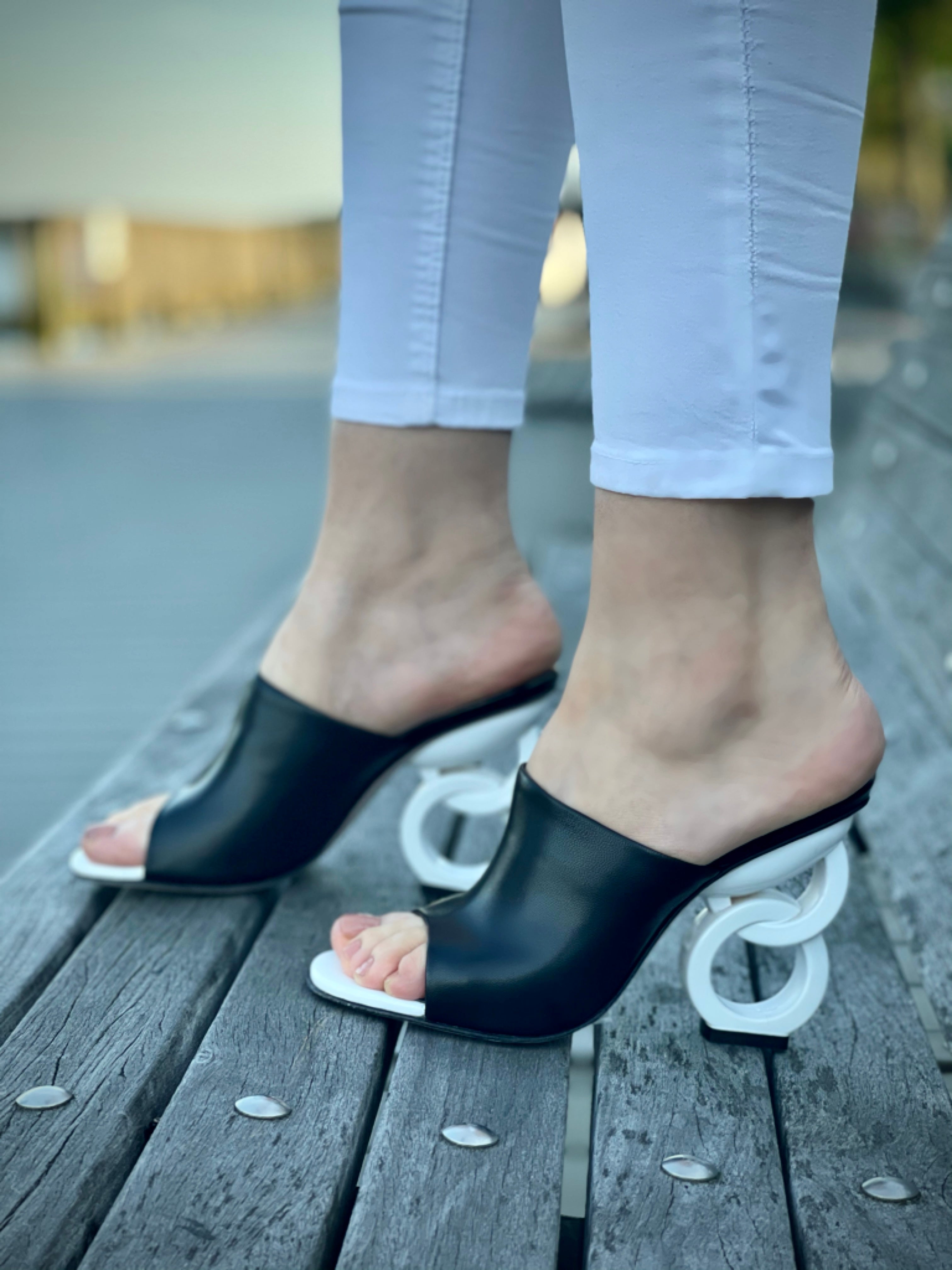 The Cymmer Black Leather Sandal - Vinci Leather