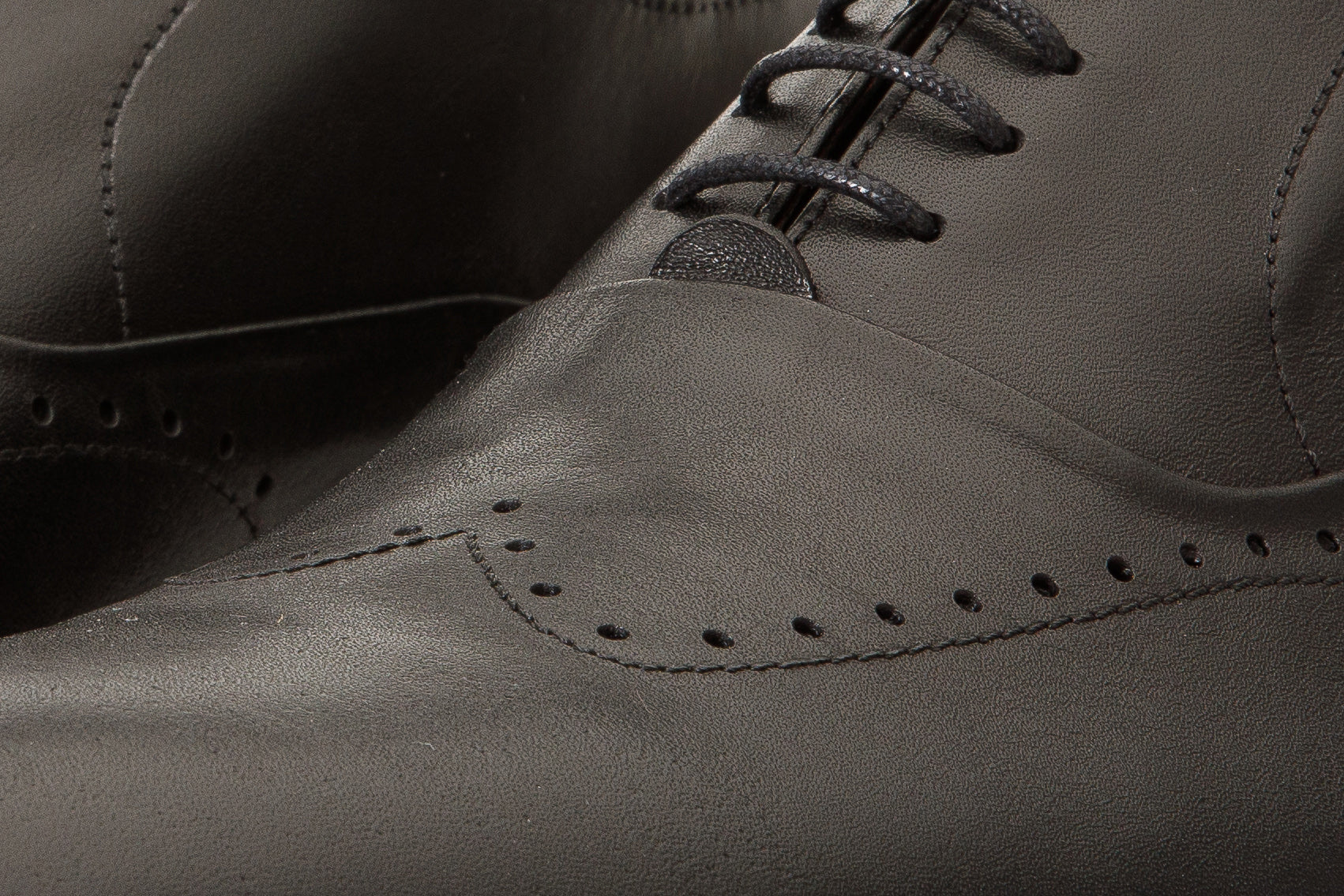 The Roma Black Leather Wingtip Oxford Shoe - Vinci Leather