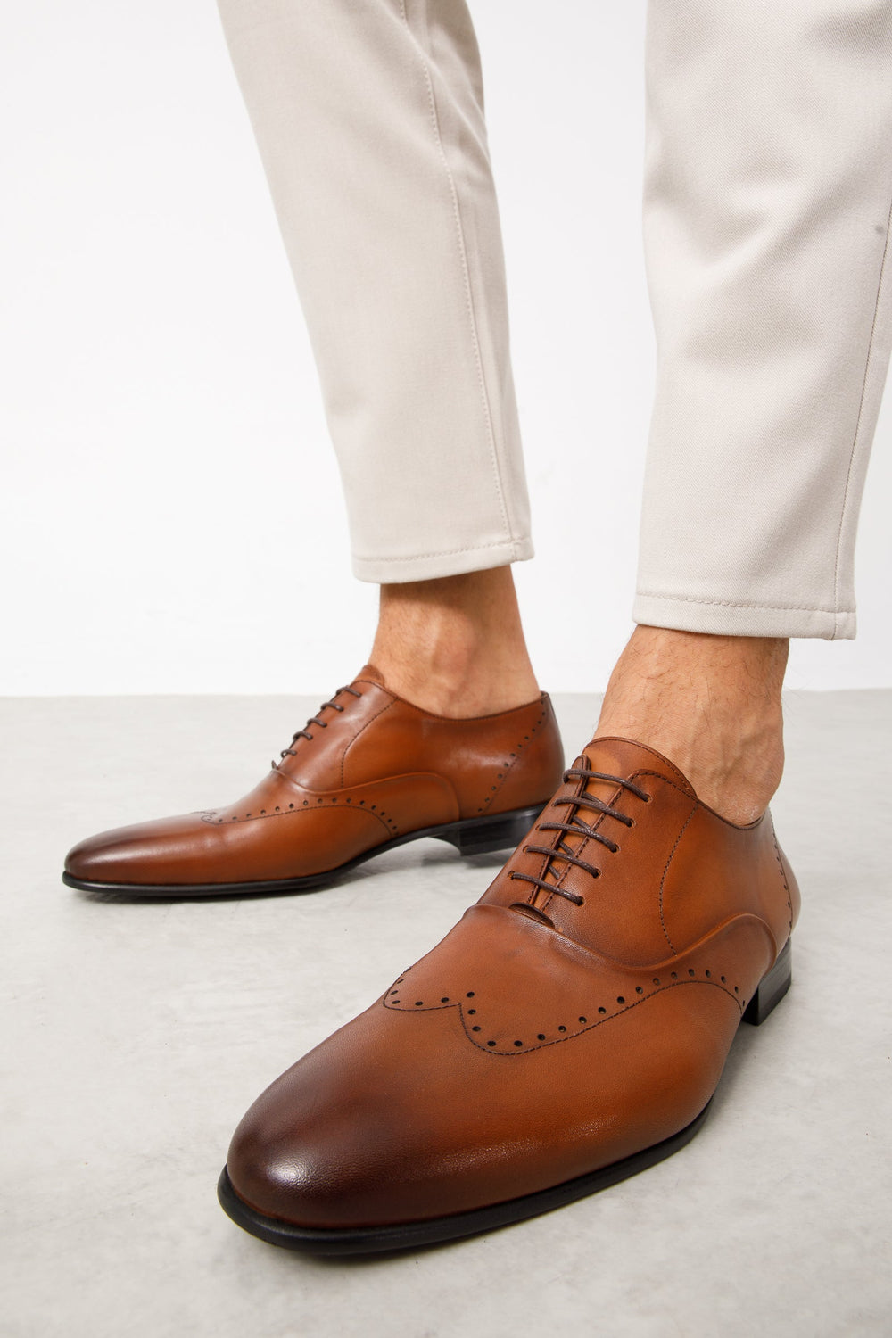 The Roma Tan Leather Wingtip Oxford Shoe - Vinci Leather
